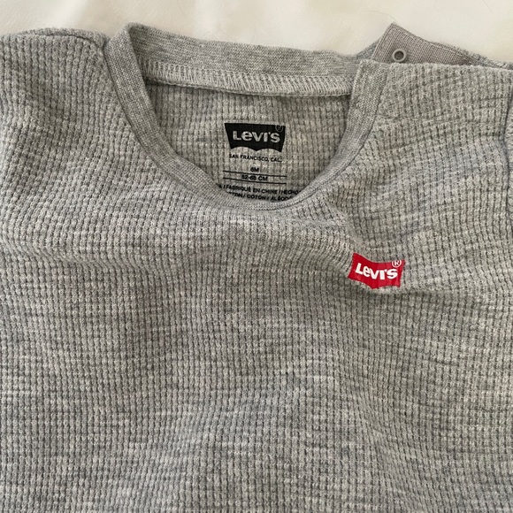 Levi’s 6 month baby waffle knit set - Picture 3 of 6